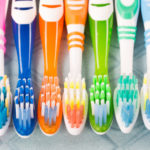 Como escolher escova de dentes e a pasta?
