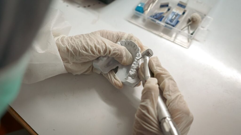 Restauração dental: cuidados para preservar seu tratamento